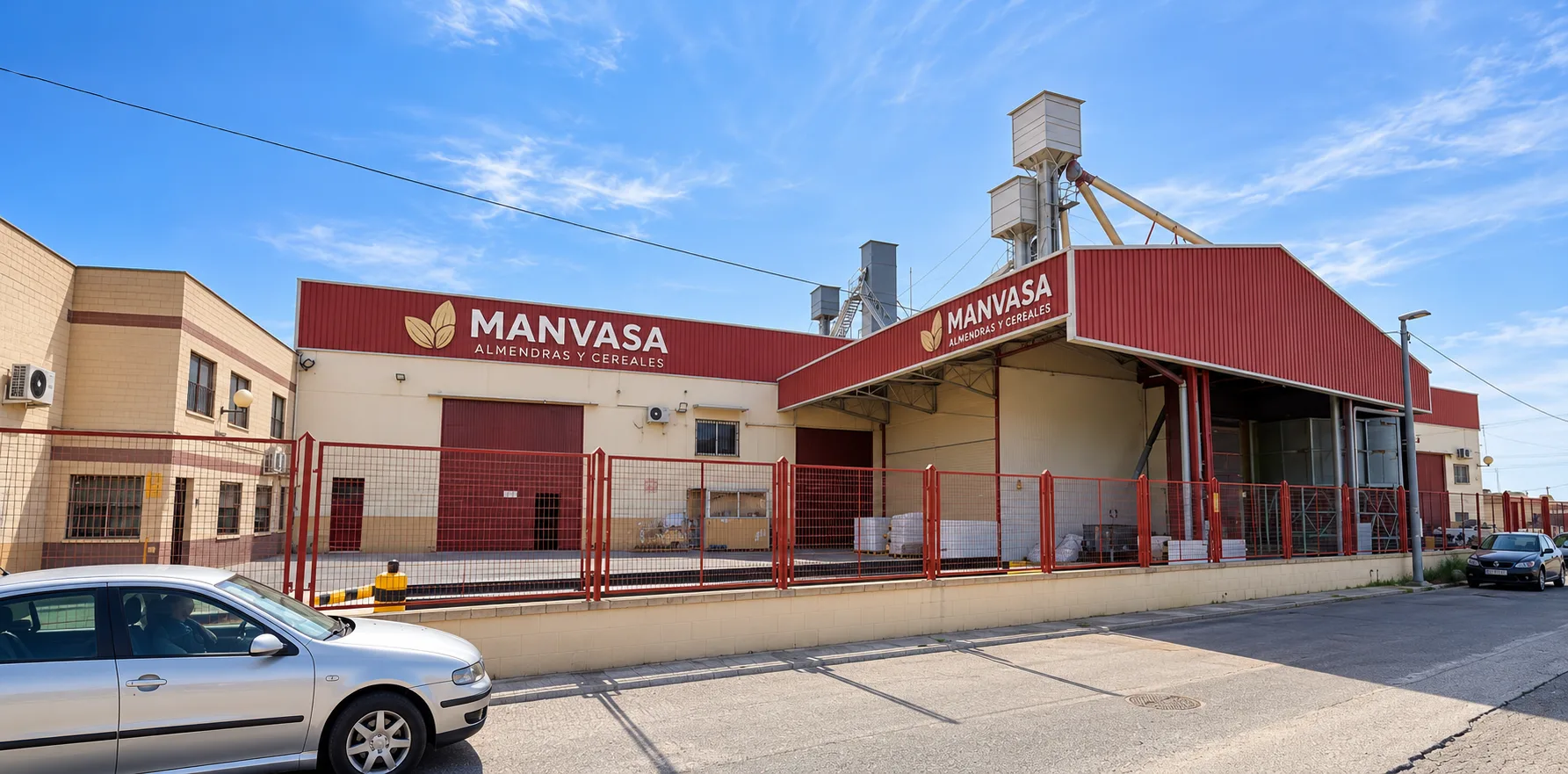 Nave de MANVASA Almendras y Cereales en Sangonera la Seca (Murcia), con muelle de carga y silos