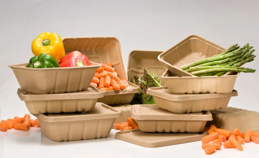 Envases biodegradables con verduras
